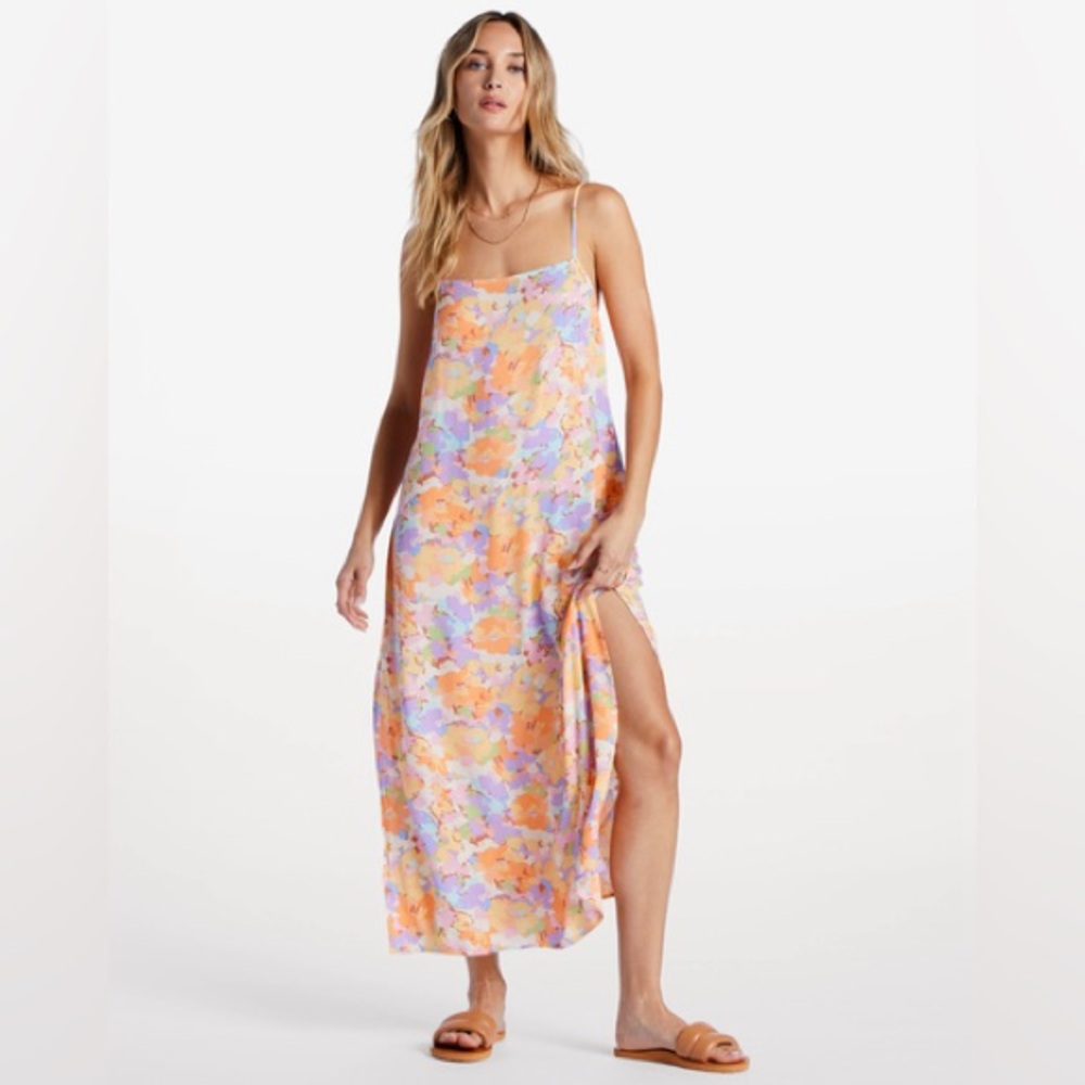 Billabong - Weekend Waves Midi Dress
Color: WHITE MULTI
Size: L